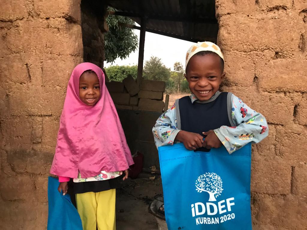 İDDEF, 2,8 milyon yoksul kimseye bayram sevinci yaşattı